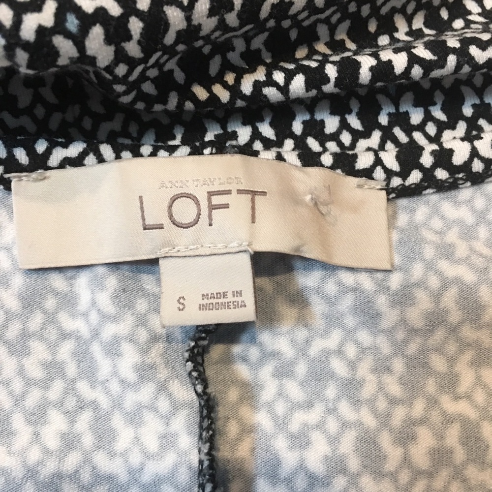 Ann Taylor LOFT Sleeveless Shift Dress - Picture 7 of 9